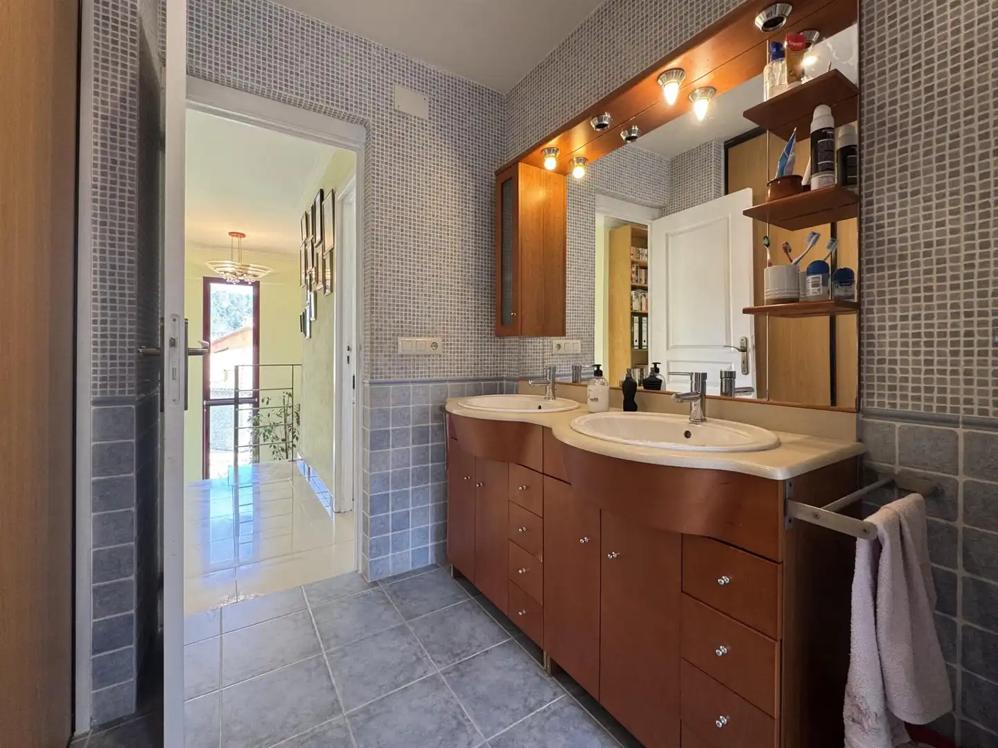 Baño de Casa o chalet en venta en Sant Llorenç de la Muga con Calefacción, Jardín privado y Terraza