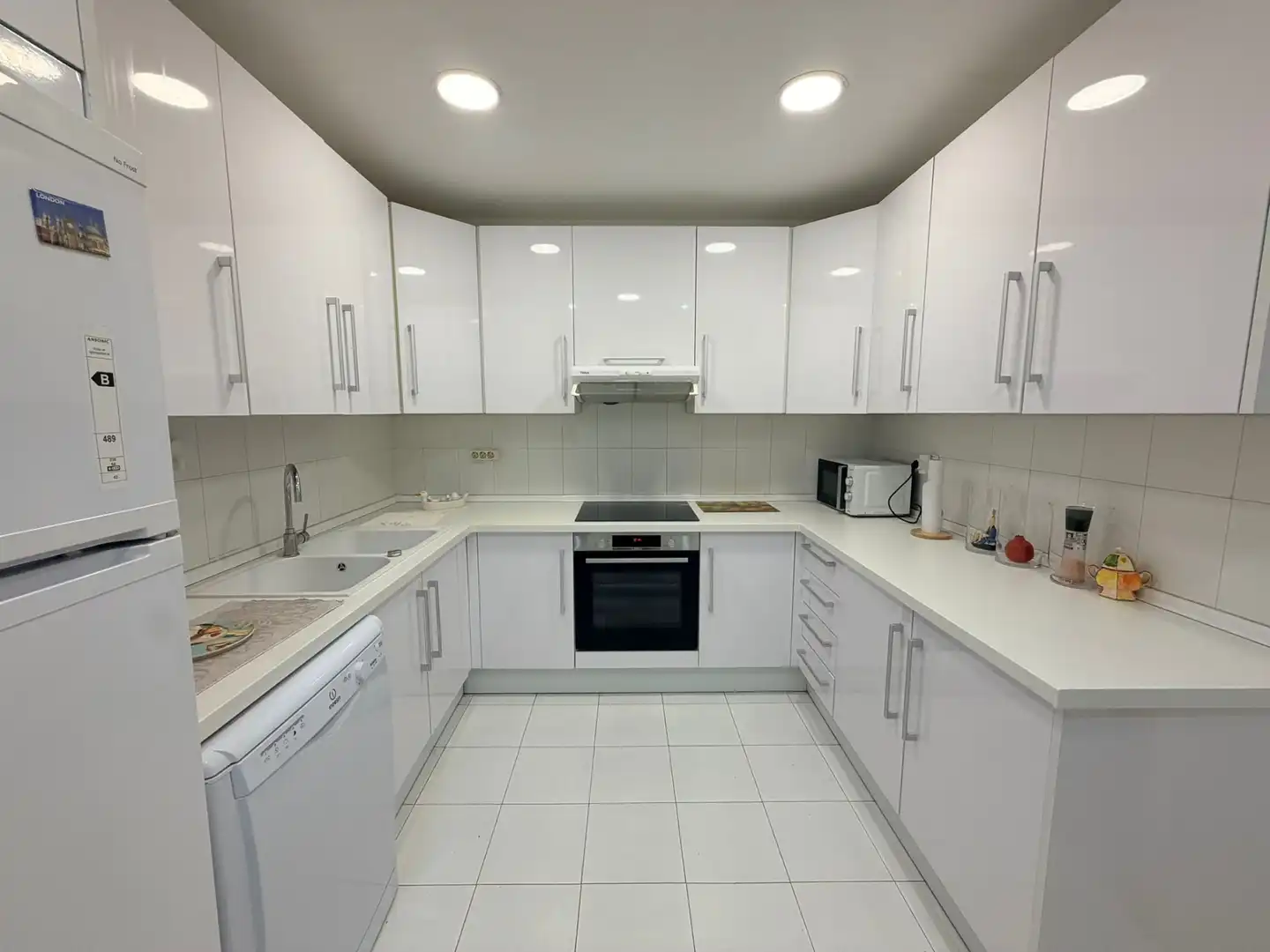 Kitchen of Flat for rent in Marbella  with Air Conditioner, Terrace and Storage room