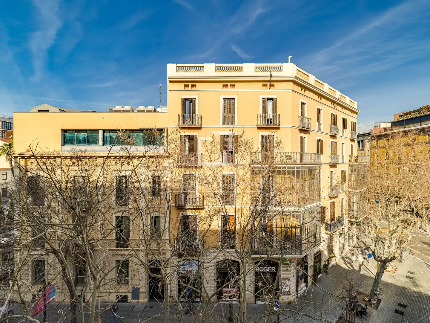 Vista exterior de Piso en venta en Barcelona con Calefacción, Parquet y Trastero