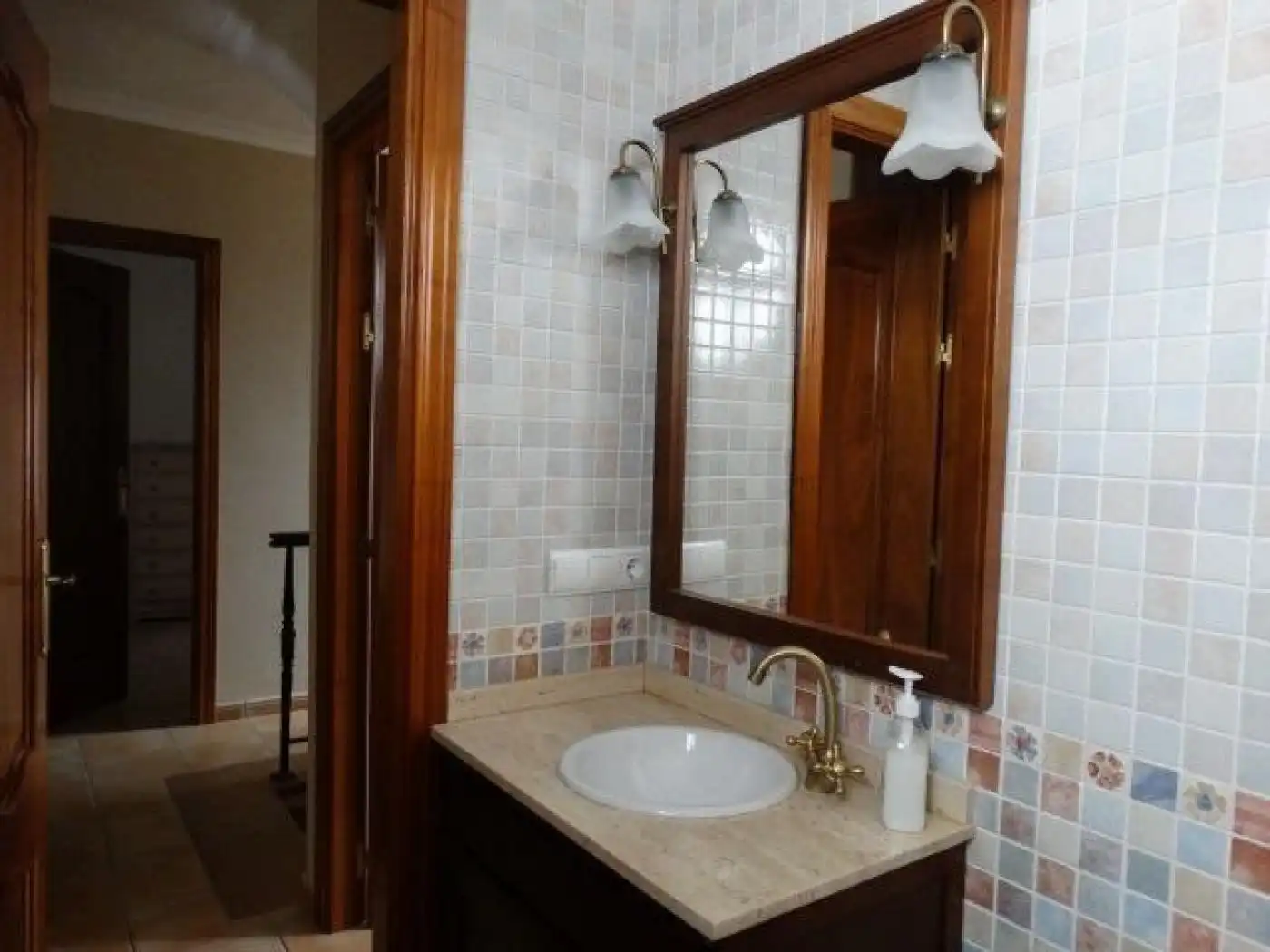 Bany de Casa o xalet en venda en Villanueva del Rosario amb Aire condicionat, Terrassa i Moblat