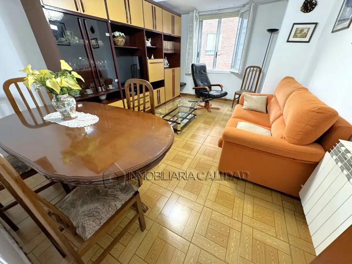 Sala d'estar de Pis de lloguer en Burgos amb Calefacció i Moblat