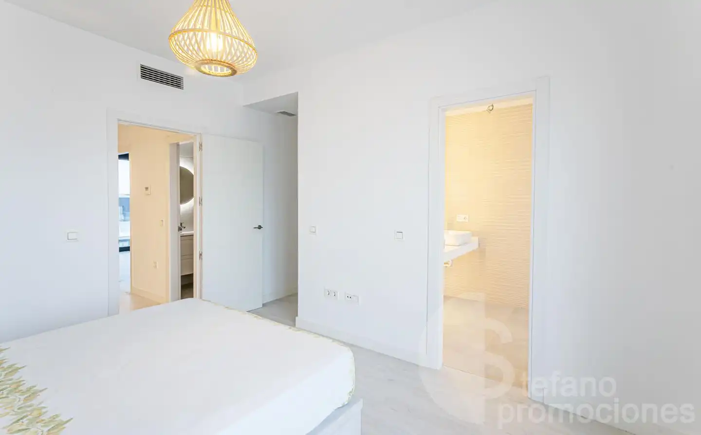 Habitación de Casa adosada en venta en Rincón de la Victoria con Terraza y Piscina comunitaria