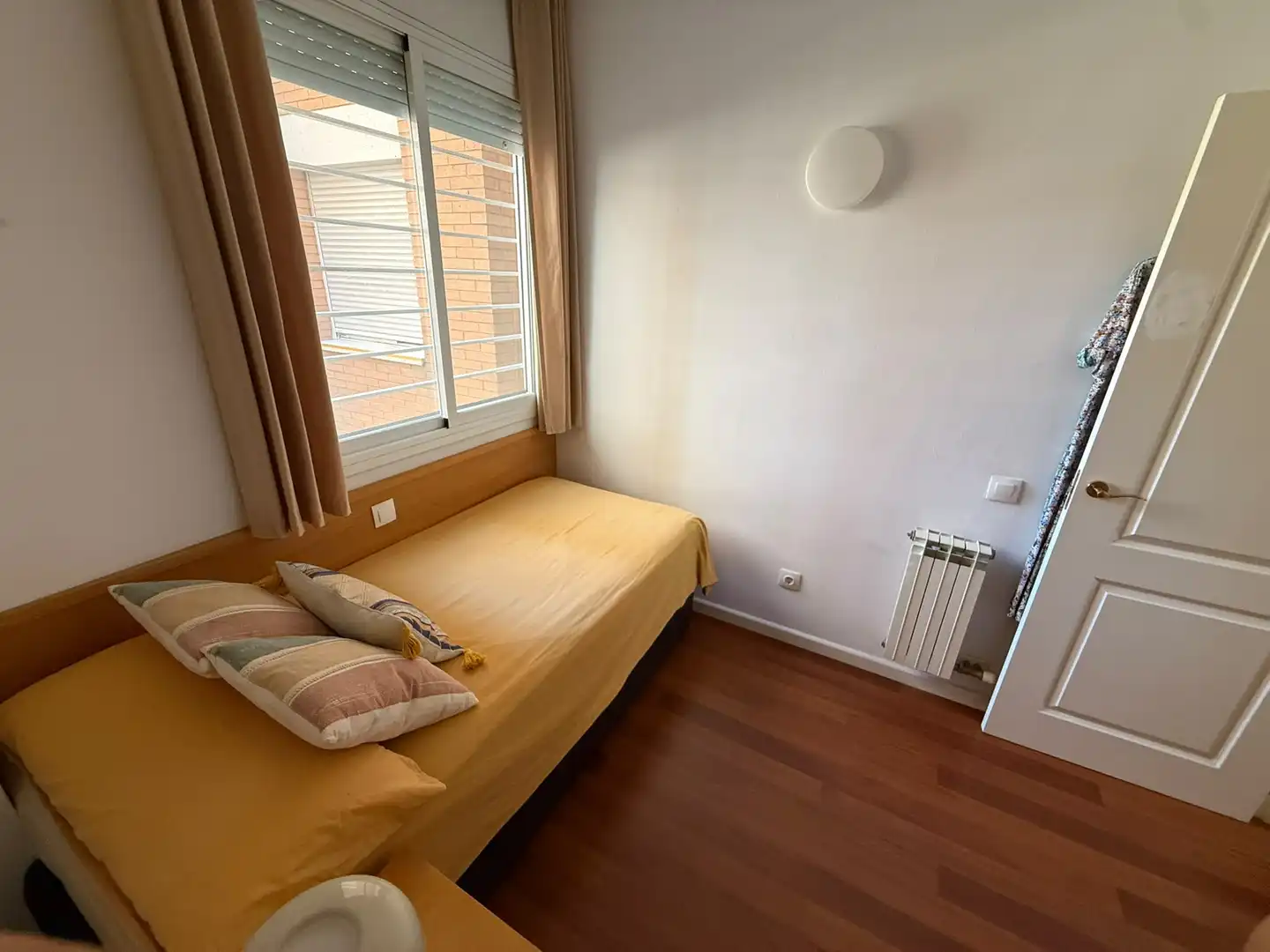 Bedroom of Flat for sale in Cornellà de Llobregat  with Heating, Private garden and Swimming Pool