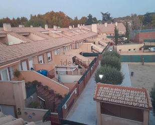 Vista exterior de Dúplex en venda en Quijorna amb Aire condicionat, Terrassa i Traster