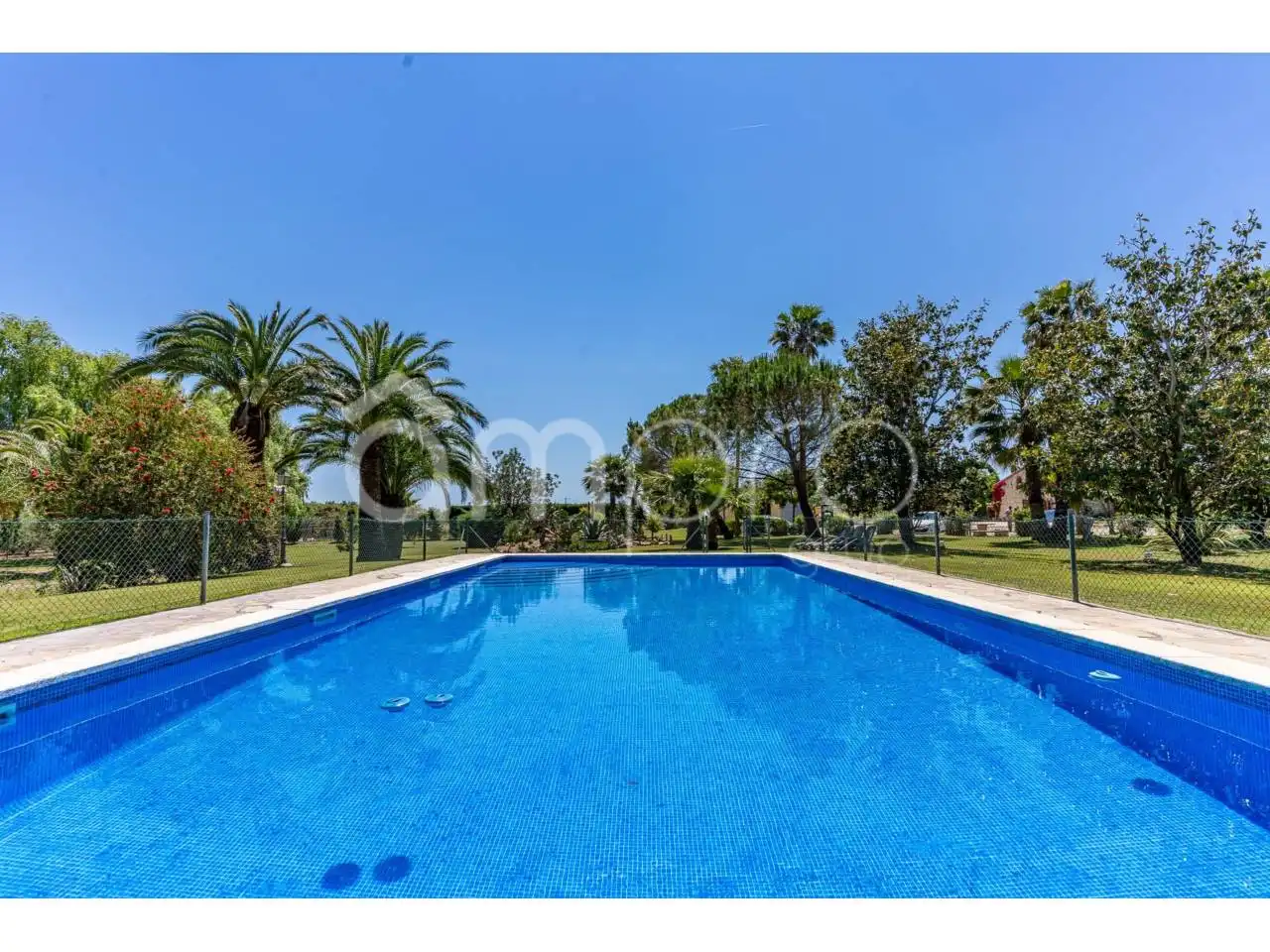 Piscina de Finca rústica en venta en Vilallonga del Camp con Calefacción, Jardín privado y Terraza