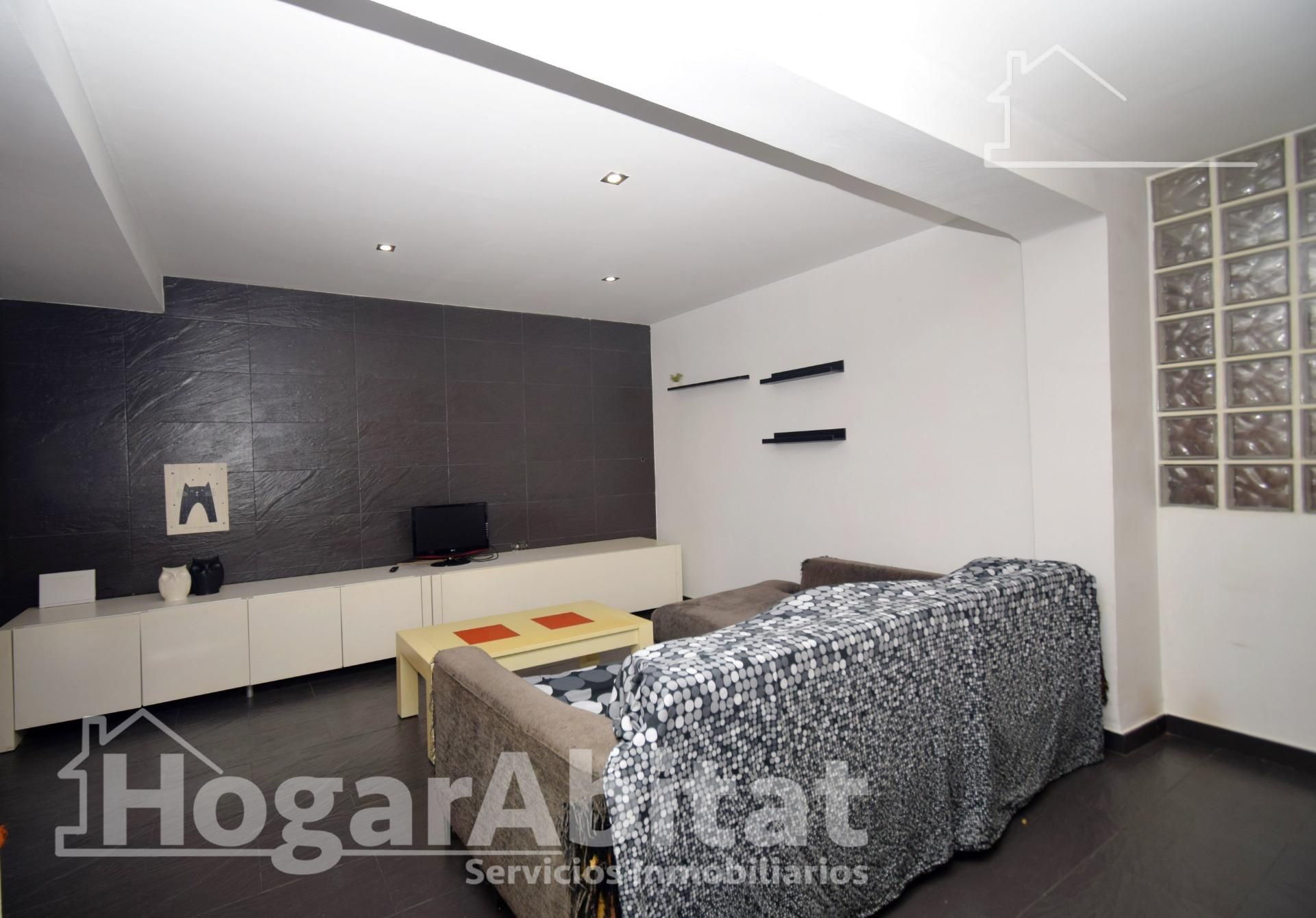Flat for sale in Paterna  with Air Conditioner and Balcony