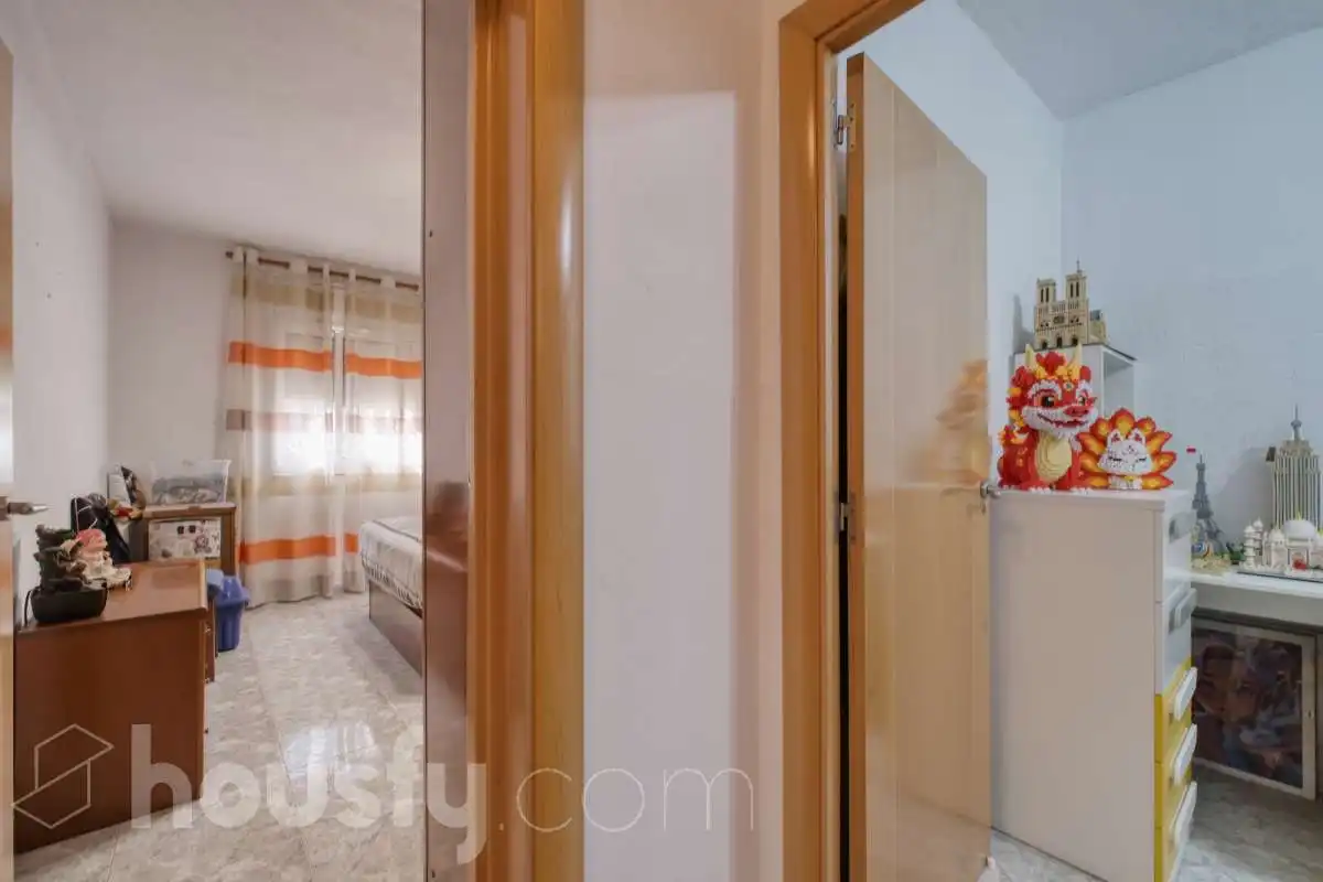 Flat for sale in Vilafranca del Penedès  with Air Conditioner, Heating and Storage room