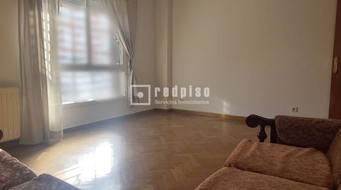 Foto 2 de Piso en venta en De Miguel de Unamuno, Ventas, Madrid Capital