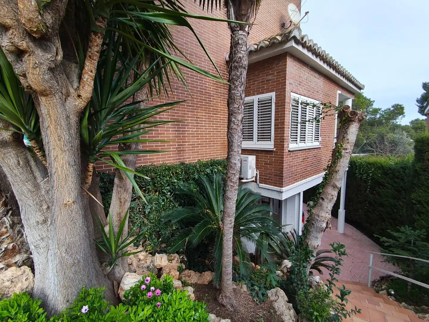 Außenansicht von Haus oder Chalet zum Verkauf in Torrent mit Klimaanlage, Heizung und Privatgarten