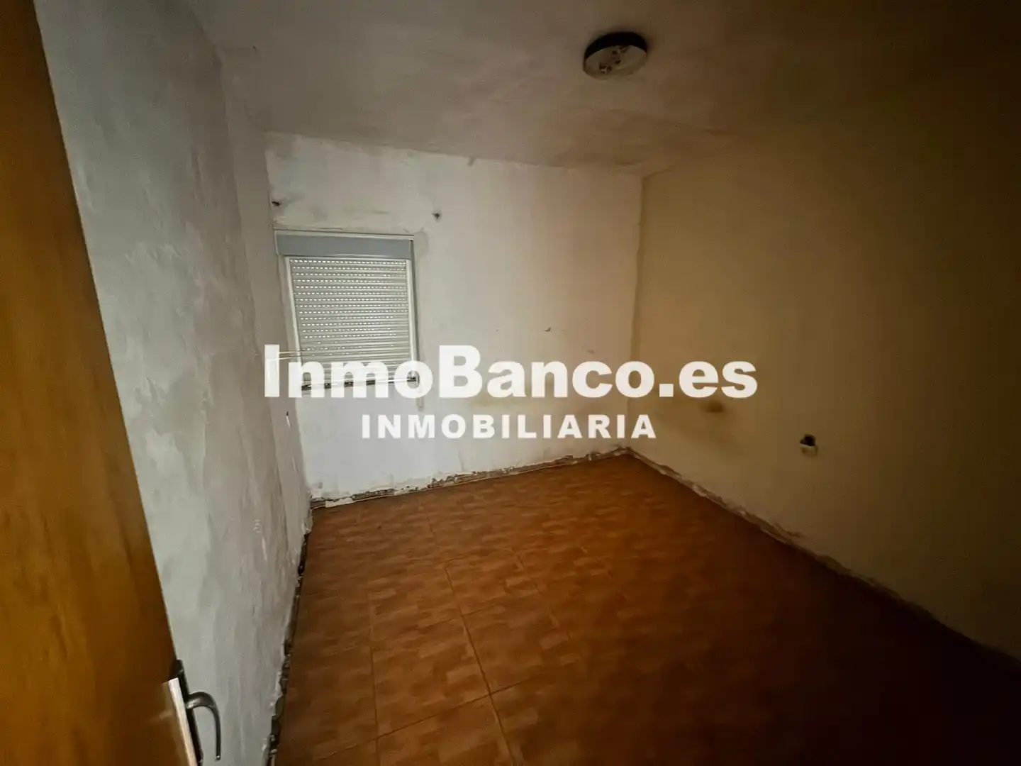 Piso en venta en Chiva con Balcón