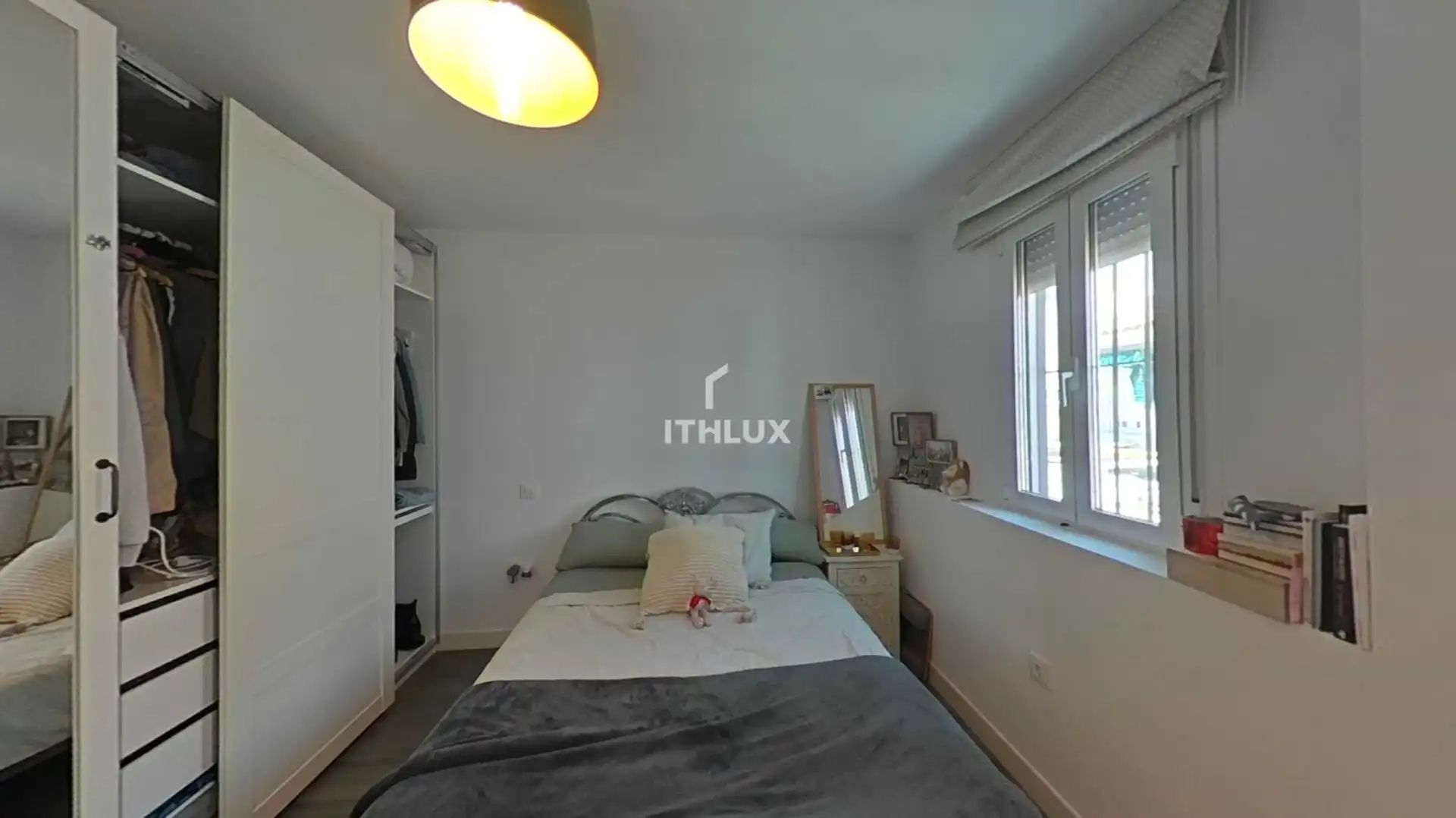 Bedroom of Detached homes for sale in Sevilla  with Air Conditioner, Terrace and Storage room