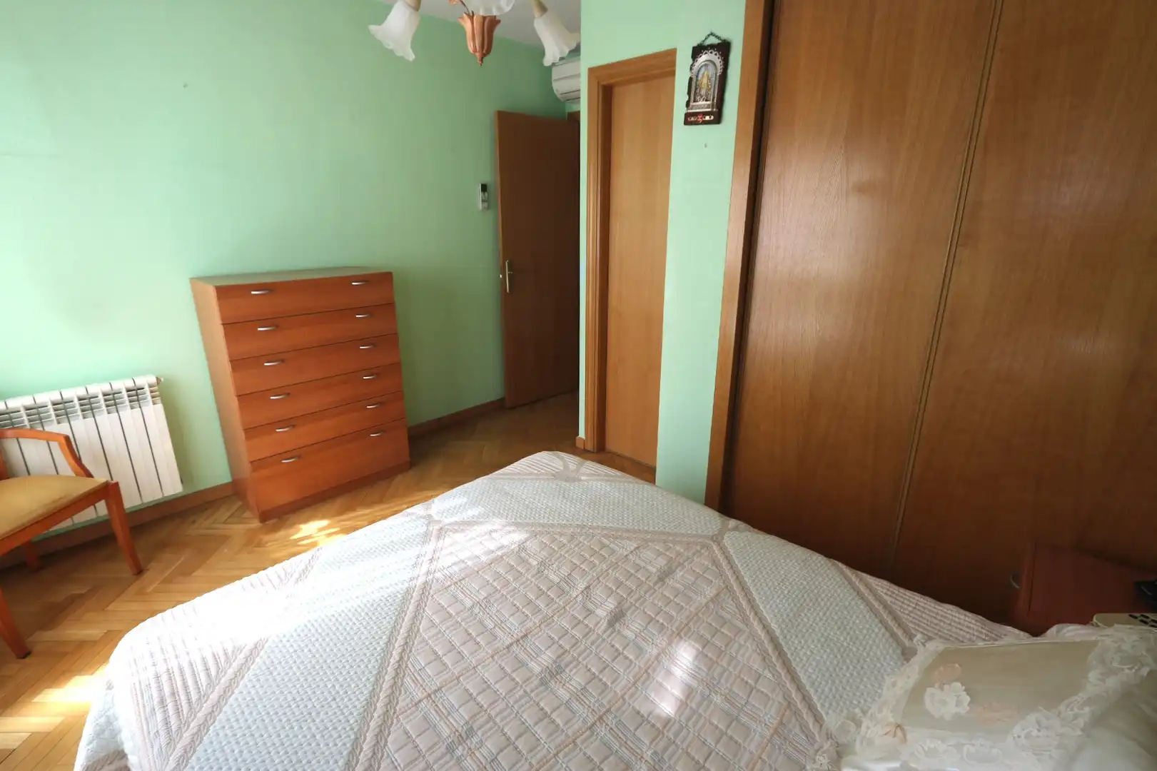 Bedroom of Flat for sale in Madrid  with Air Conditioner, Heating and Parquet flooring
