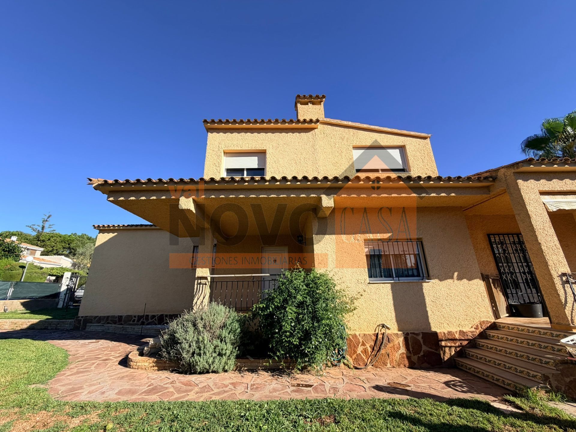 Vista exterior de Casa o xalet en venda en Picassent amb Traster