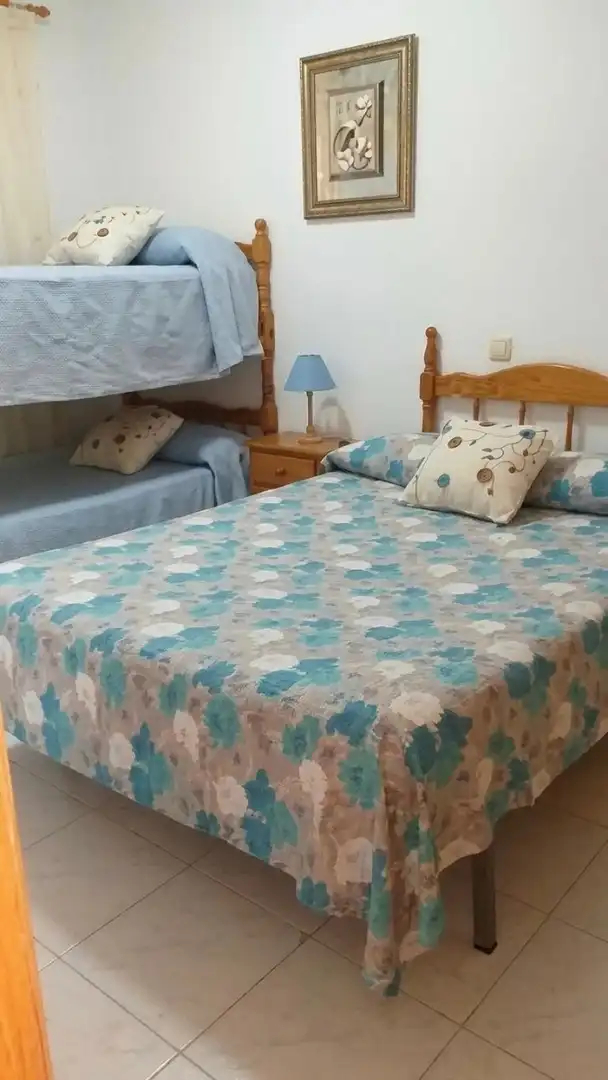 Schlafzimmer von Wohnungen zur Miete in Torrevieja mit Klimaanlage, Schwimmbad und Möbliert