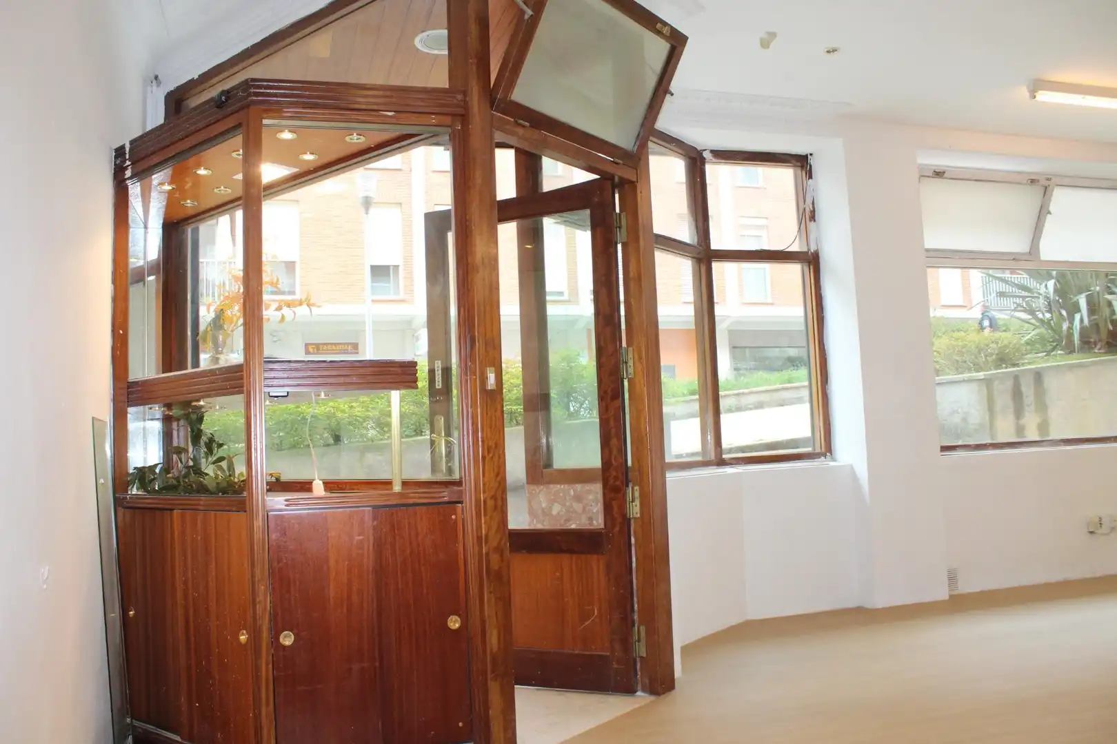 Local comercial en venda a Plaza Sagastieder, imagen 5