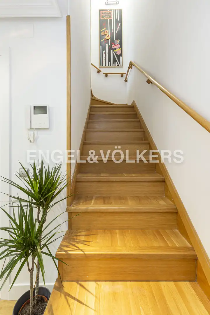 Attic for rent in Madrid  with Air Conditioner, Heating and Parquet flooring