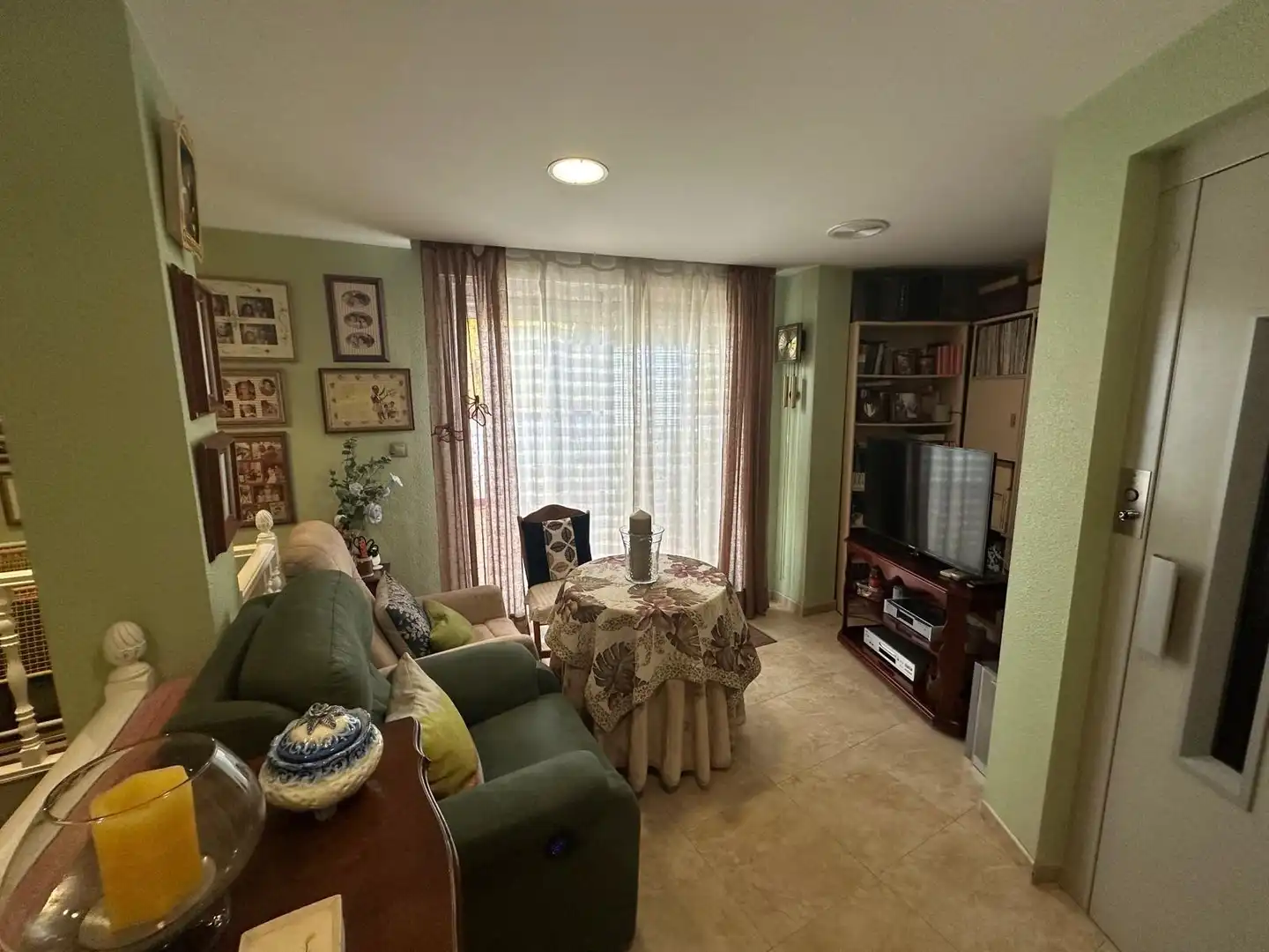 Sala de estar de Casa adosada en venta en Novelda con Aire acondicionado, Terraza y Trastero