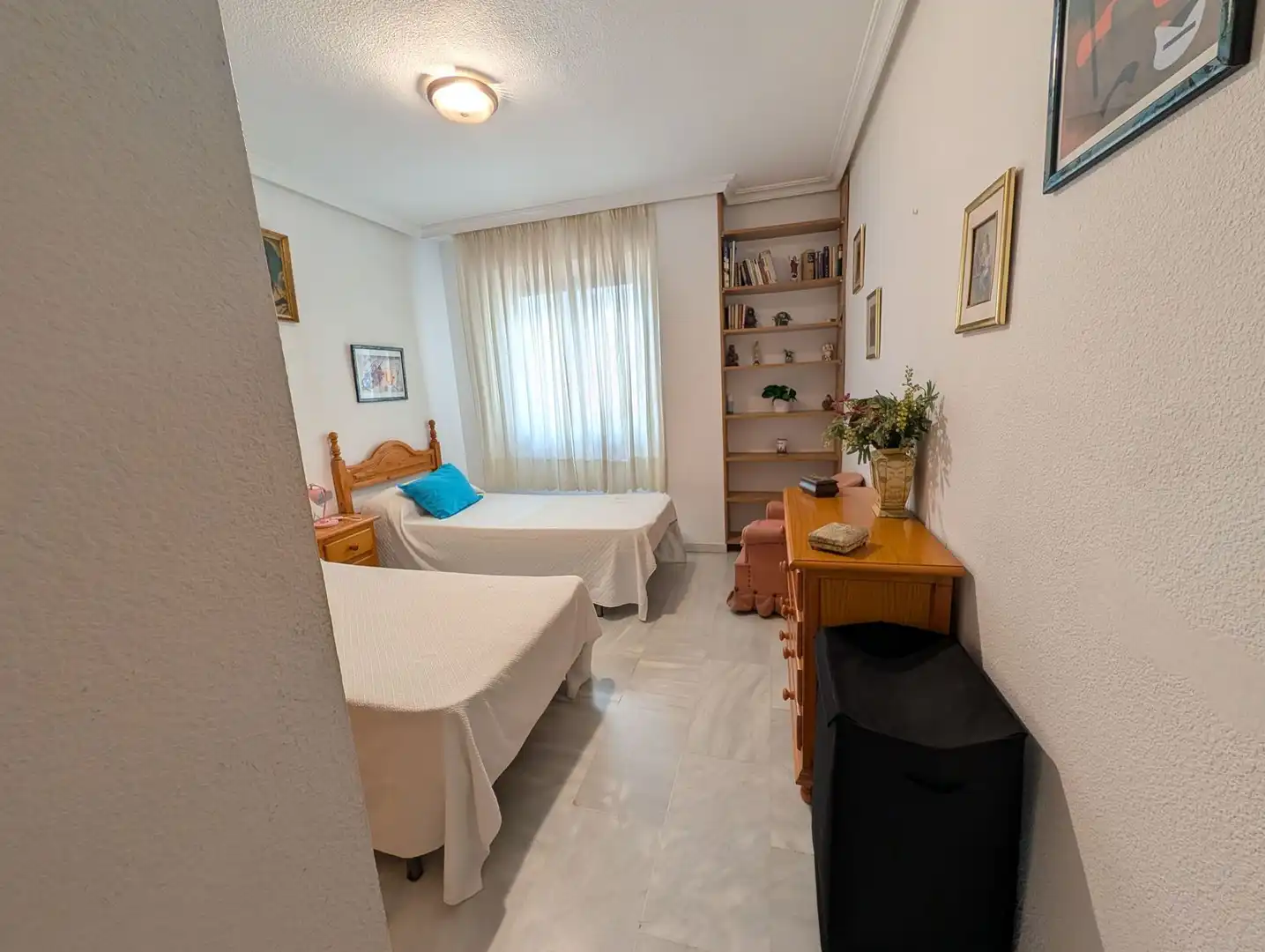 Habitación de Apartamento de alquiler en Estepona con Amueblado y Balcón