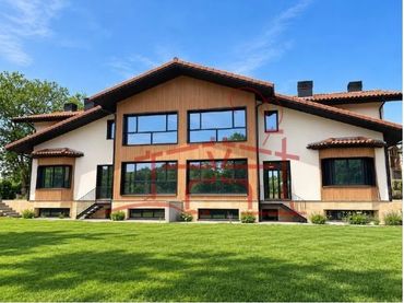 Casa bifamiliare con giardino in vendita a Amorebieta-Etxano
