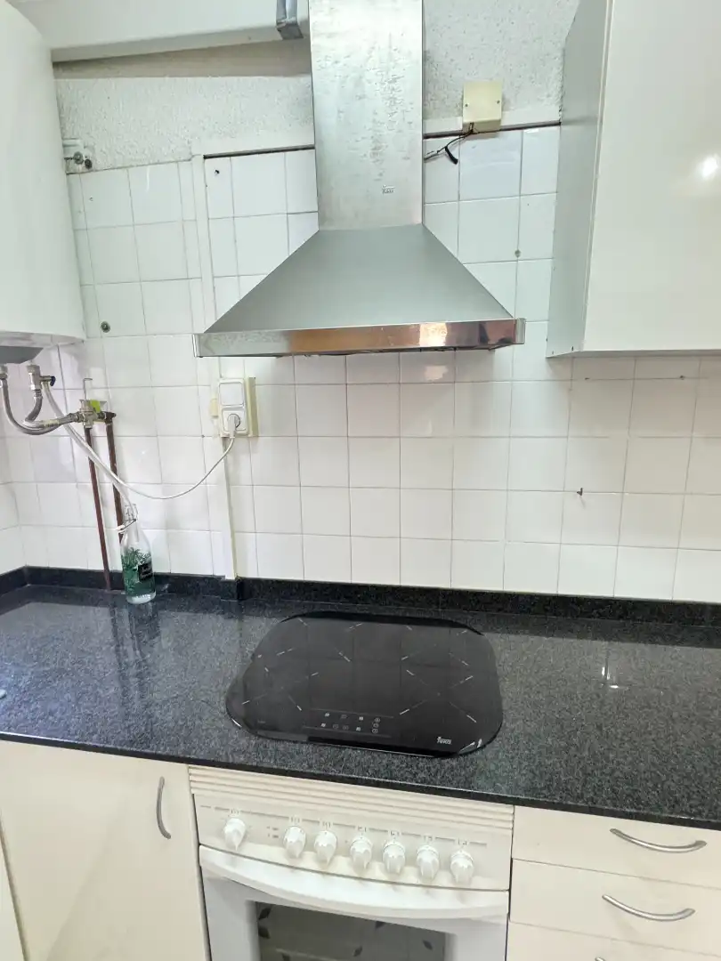 Küche von Wohnung zum Verkauf in Barcelona mit Alarm
