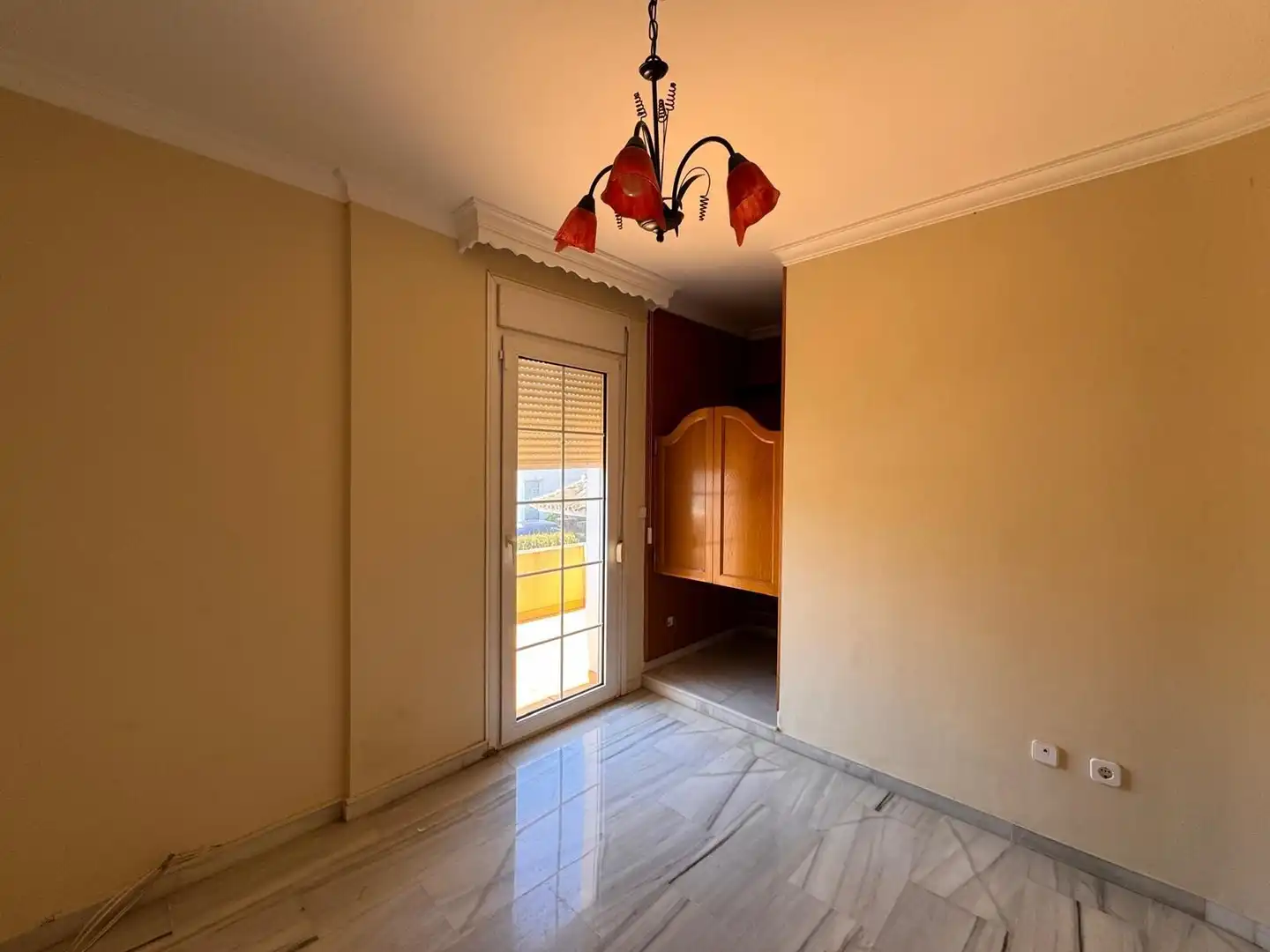 Habitación de Casa o chalet en venta en Estepona con Aire acondicionado, Calefacción y Jardín privado