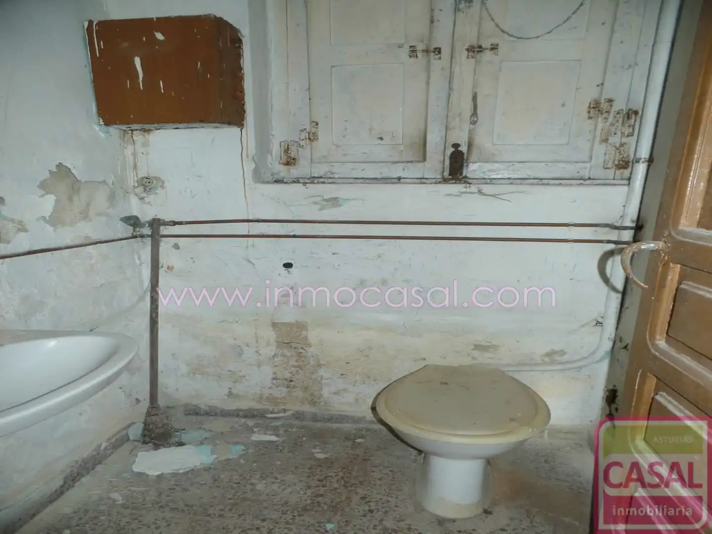 Bathroom of Houses for sale in Candamo  with Storage room