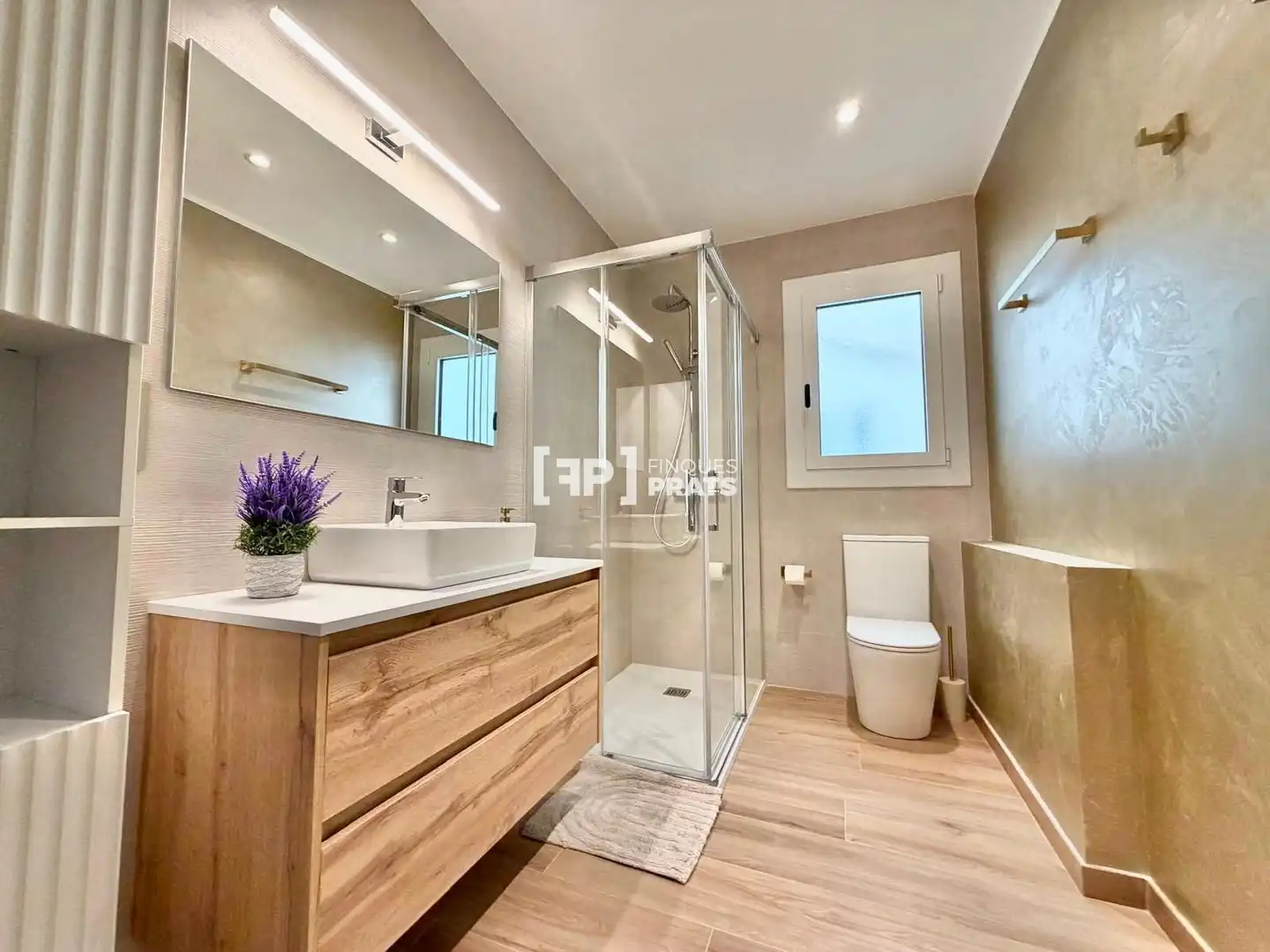 Bany de Pis de lloguer en Lleida amb Calefacció i Terrassa