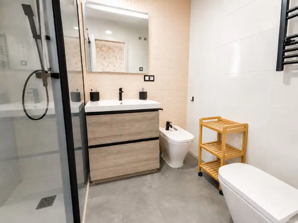 Bathroom of Flat for sale in Córdoba  with Air Conditioner, Terrace and Swimming Pool