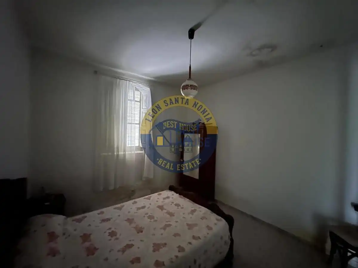 Habitación de Casa o chalet en venta en León Capital  con Jardín privado