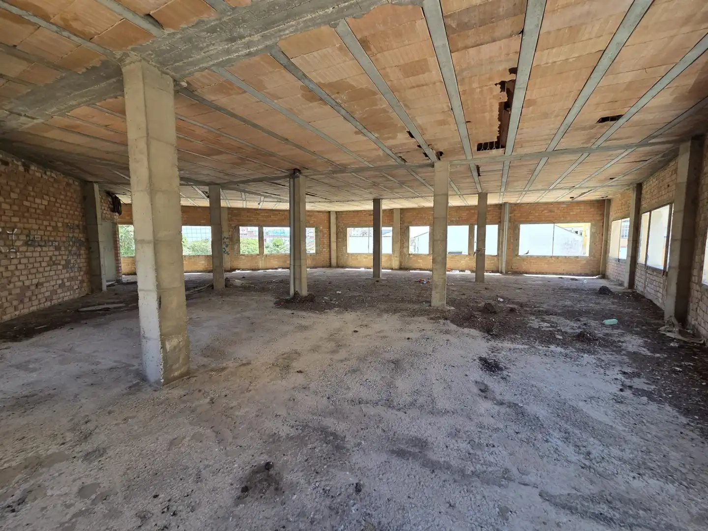 Buildings for sale in Algeciras