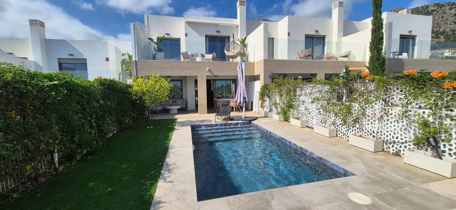 Schwimmbecken von Wohnung zur Miete in Mijas mit Klimaanlage, Privatgarten und Terrasse