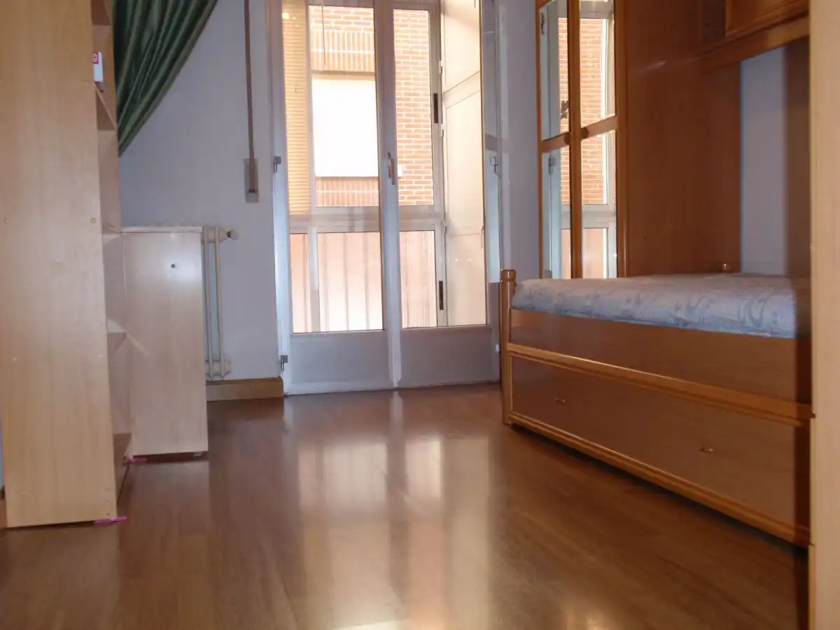 Habitación de Piso de alquiler en Salamanca con Calefacción, Amueblado y Balcón