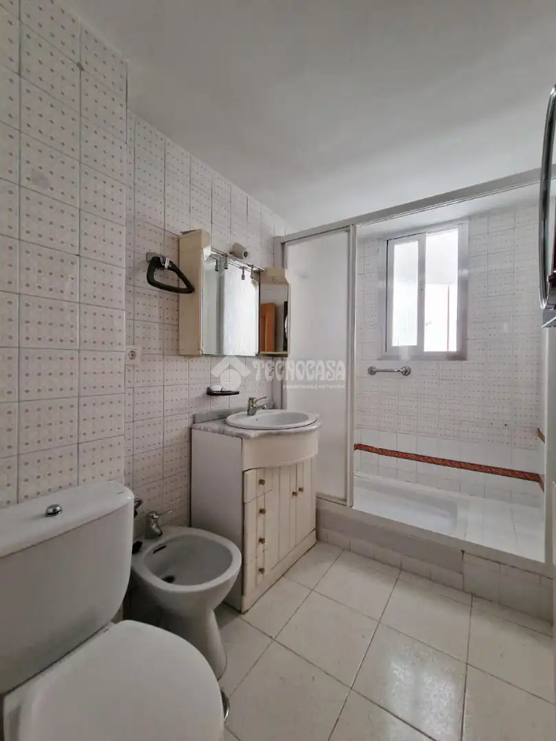 Badezimmer von Wohnung zur Miete in Alcorcón mit Heizung, Terrasse und Möbliert