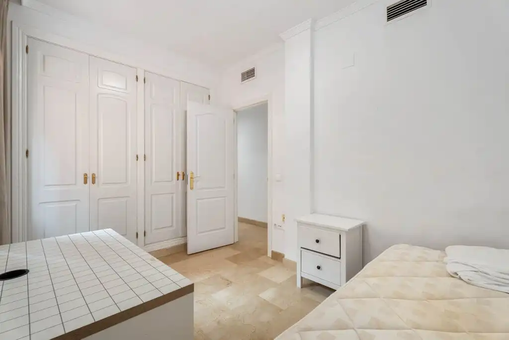 Bajo con piscina en venta en Elviria - Cabopino, imagen 21