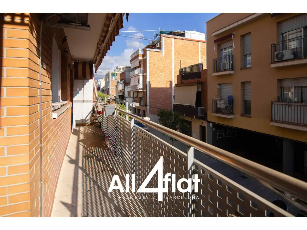 Außenansicht von Wohnung zum Verkauf in Viladecans mit Klimaanlage, Heizung und Balkon