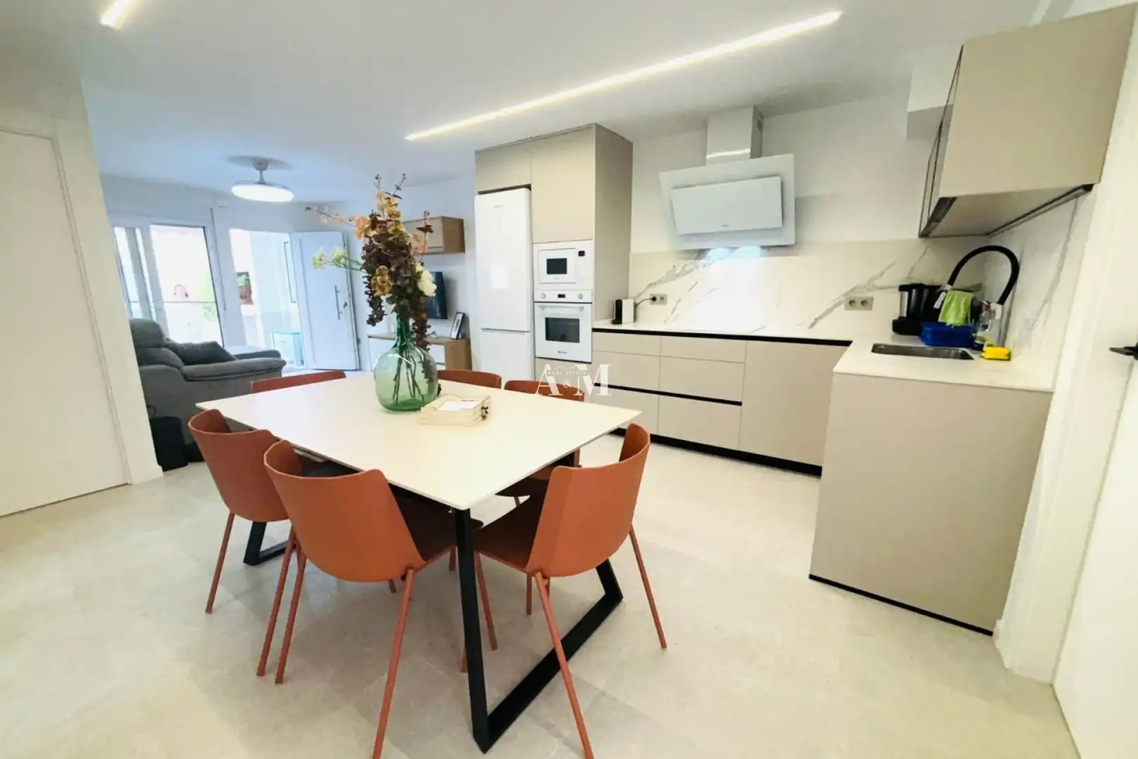 Cocina de Piso de alquiler en Torrevieja con Aire acondicionado, Calefacción y Terraza