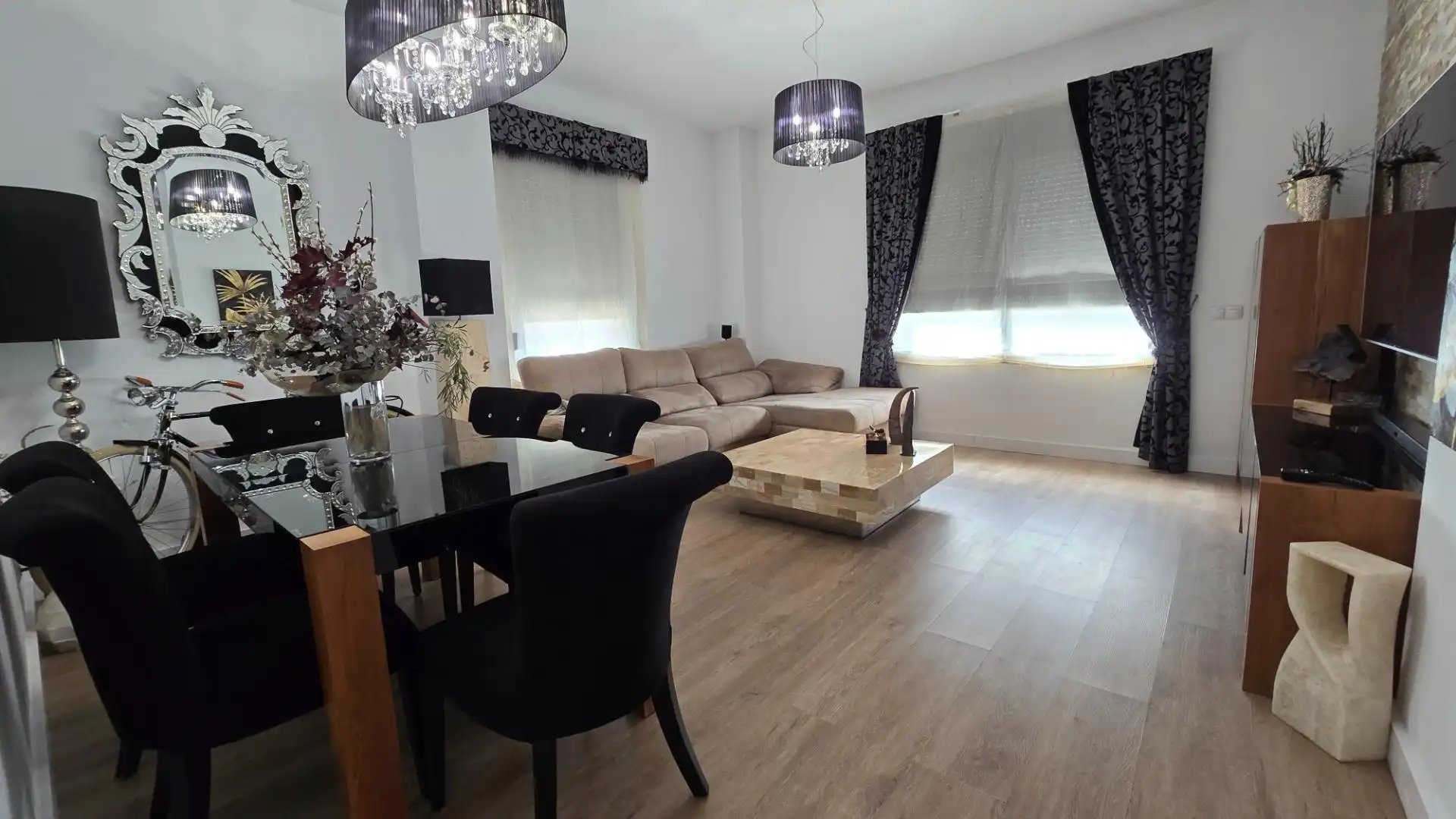 Sala de estar de Planta baja en venta en Elche / Elx con Trastero y Amueblado