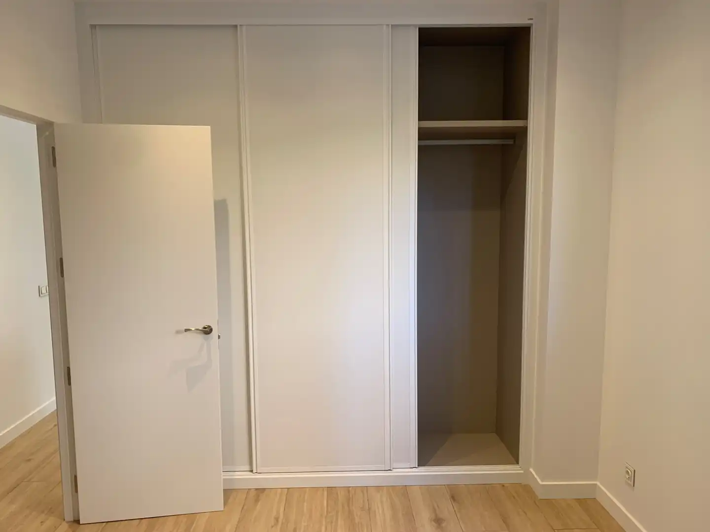 Bedroom of Flat for rent in Madrid  with Air Conditioner, Storage room and Oven