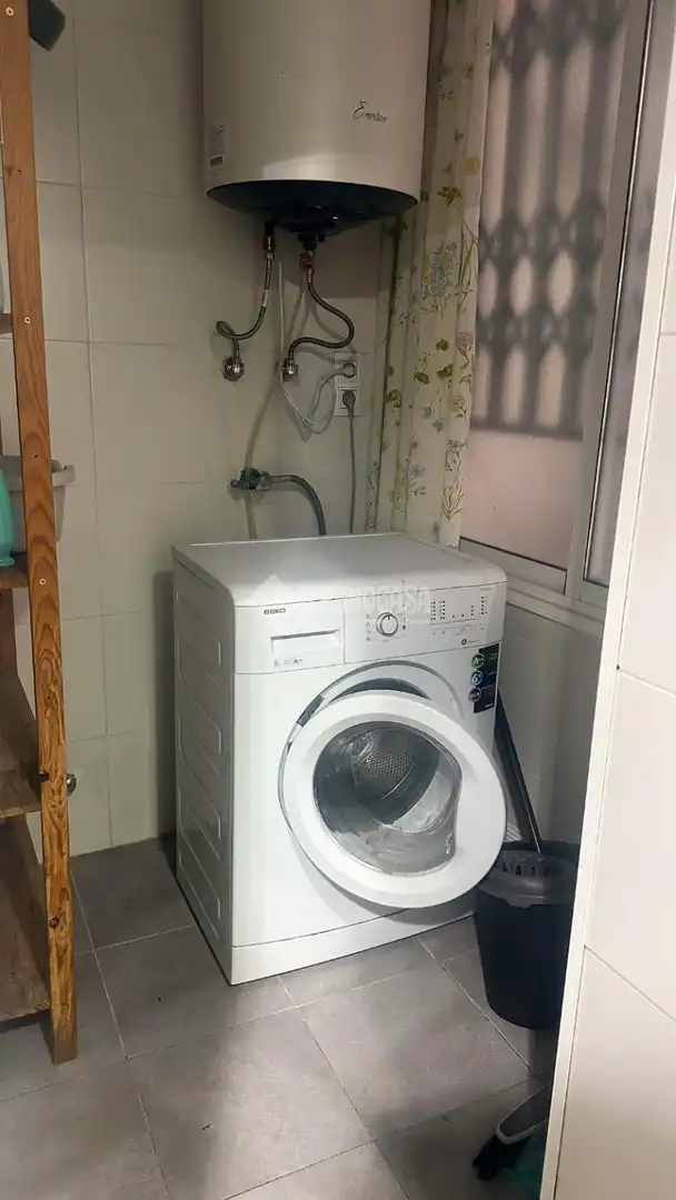 Bany de Pis de lloguer en Granada