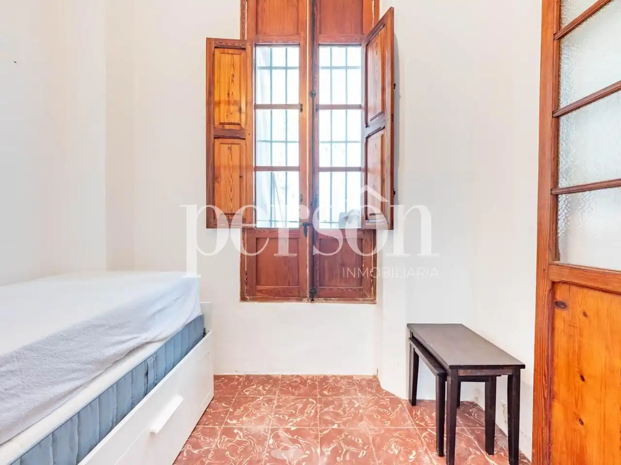 Schlafzimmer von Erdgeschoss zum Verkauf in Valencia mit Terrasse