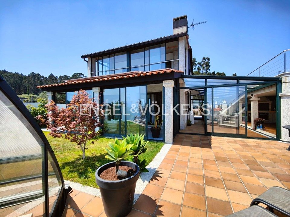 Exterior view of House or chalet for sale in Cangas   with Air Conditioner, Heating and Private garden
