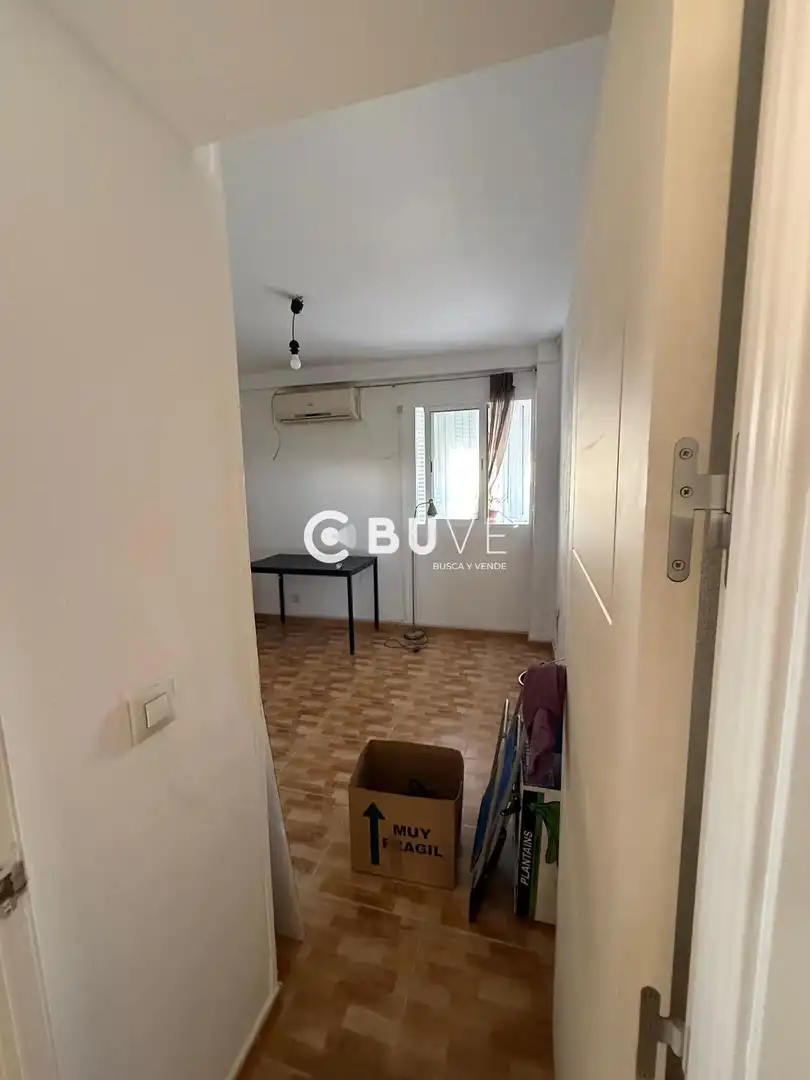Bedroom of Flat for sale in Sevilla  with Air Conditioner and Storage room