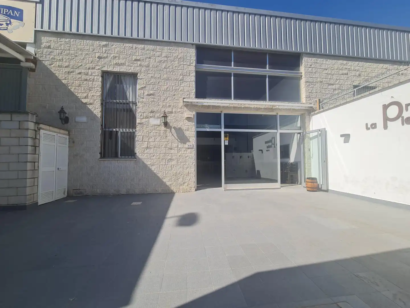Locale commerciale in vendita a Conil