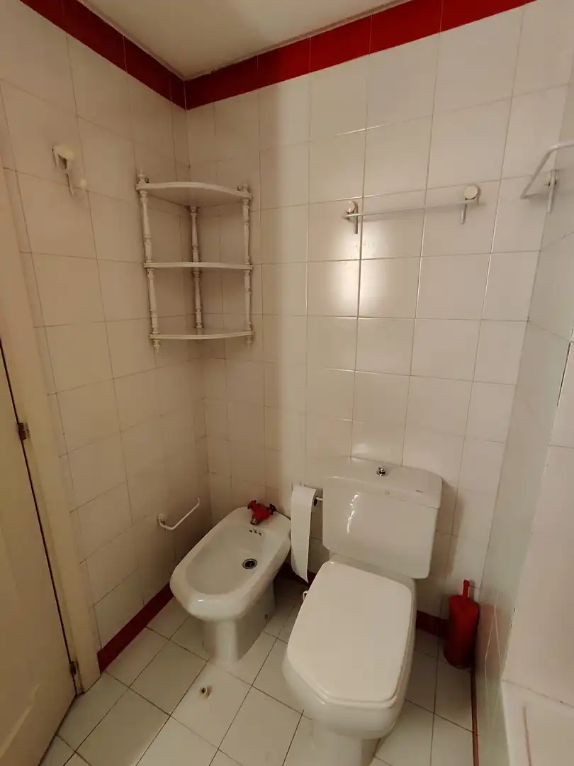 Bany de Pis de lloguer en Madrid amb Aire condicionat, Calefacció i Terrassa