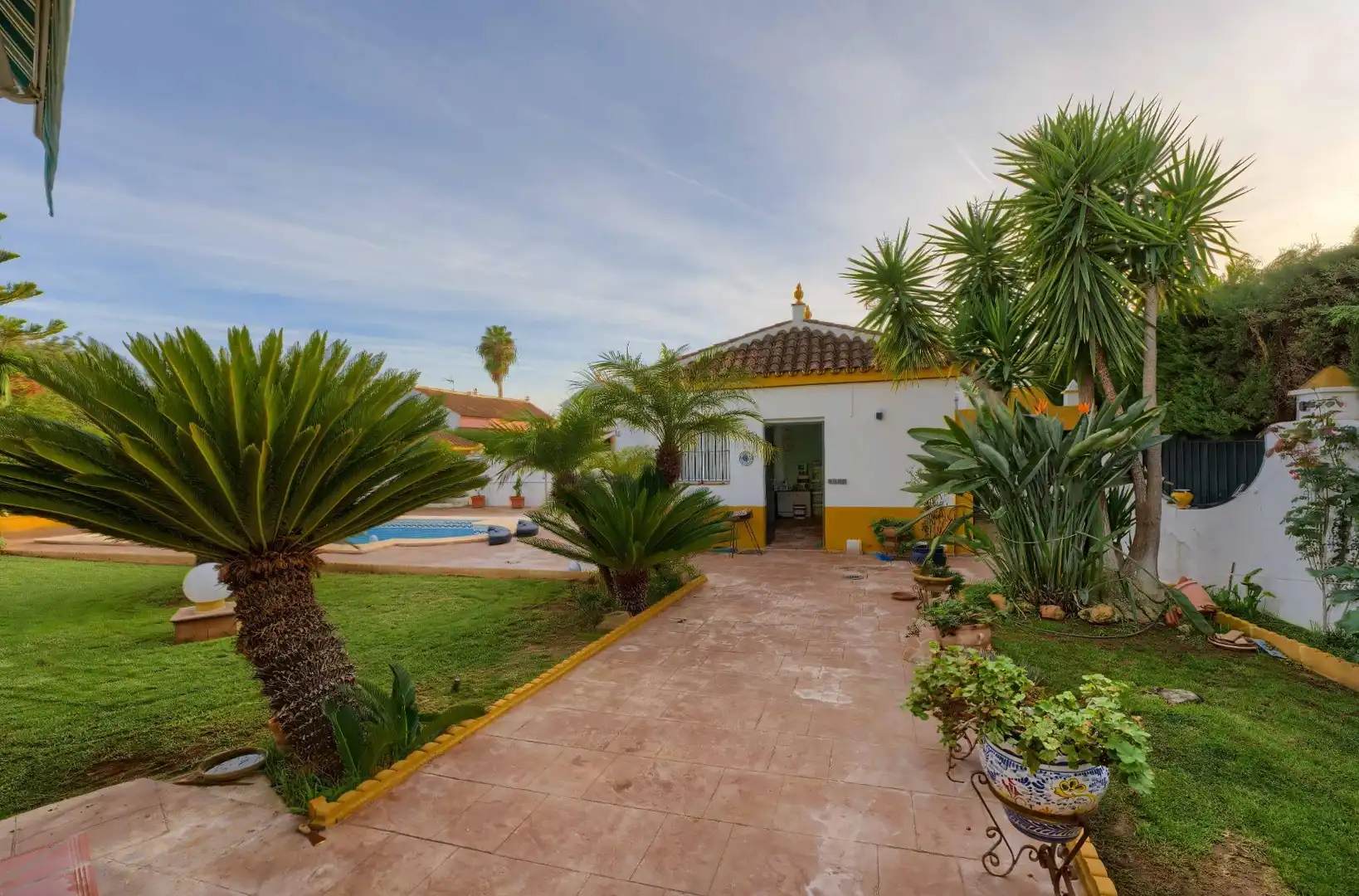 Garden of Houses for sale in Espartinas  with Air Conditioner, Private garden and Terrace