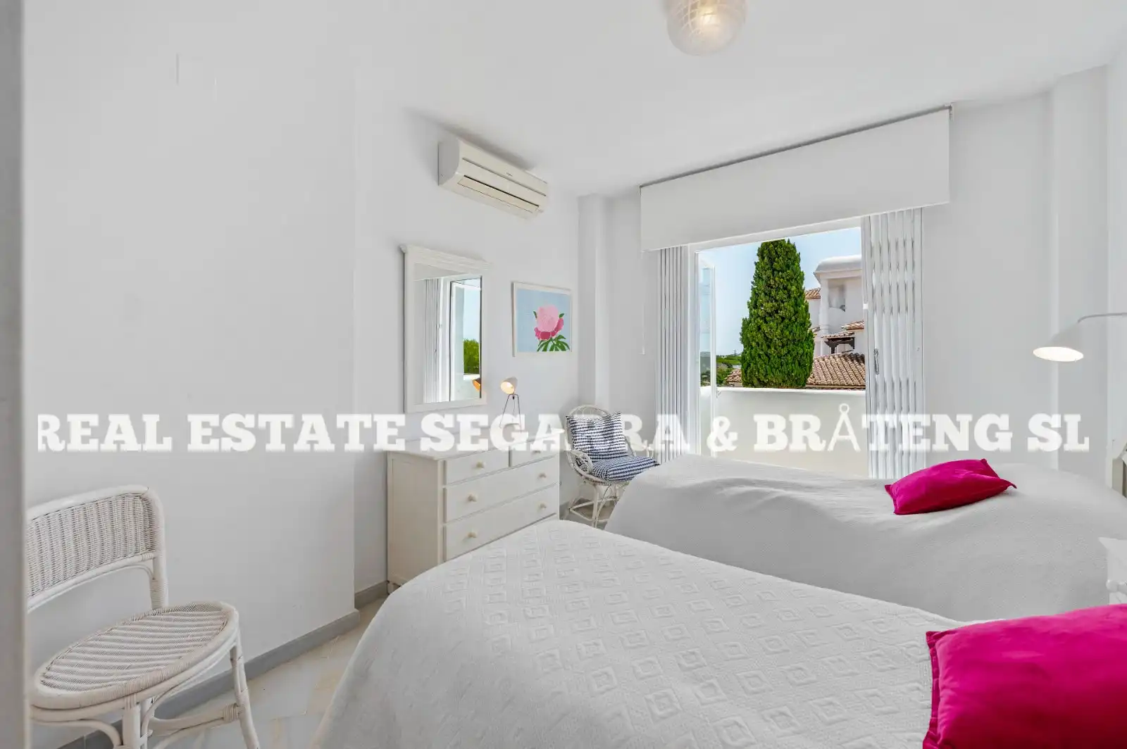 Bedroom of Apartments for sale in Marbella  with Air Conditioner, Terrace and Furnished