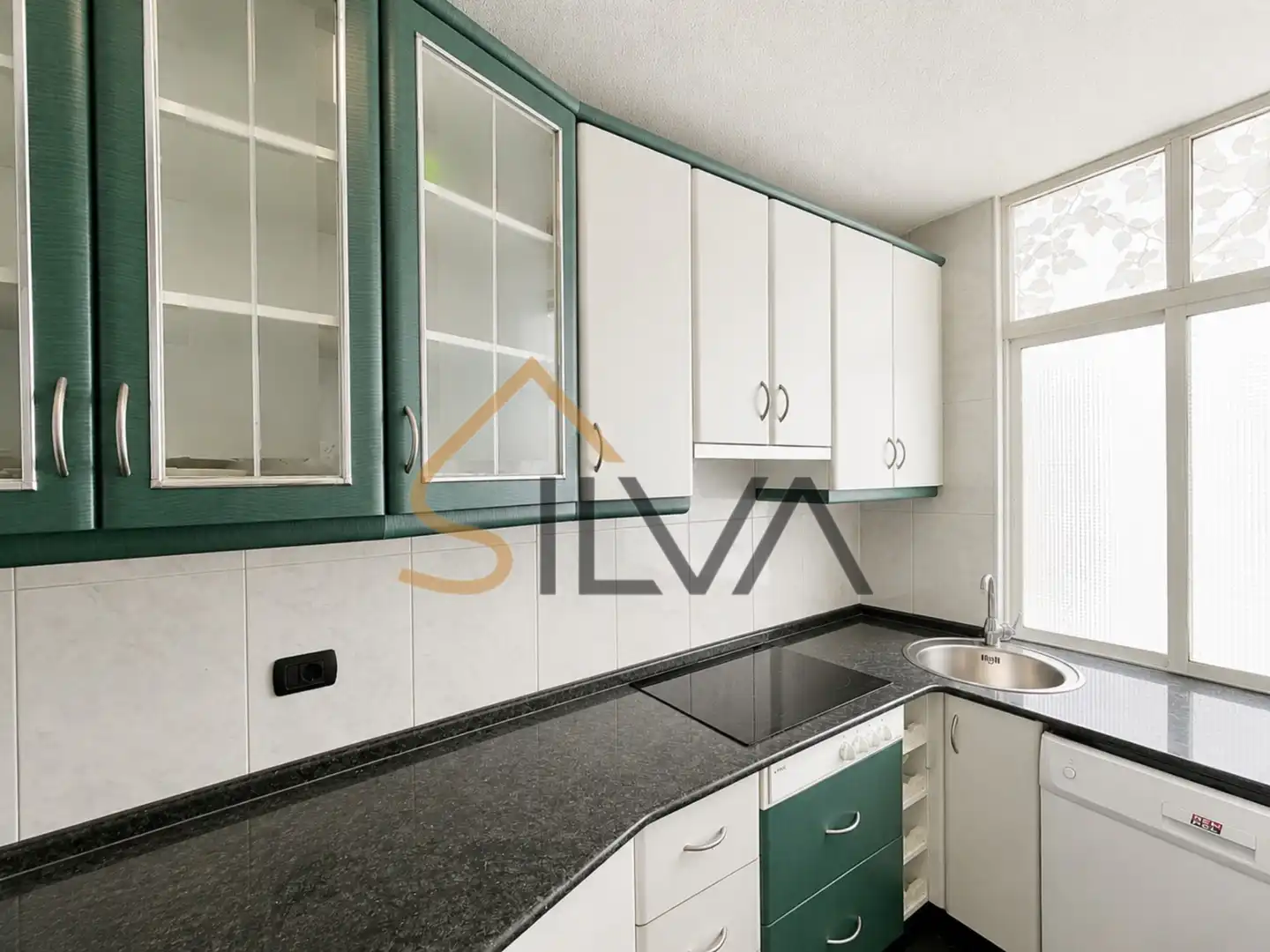 Cocina de Piso en venta en Lugo con Calefacción, Trastero y Amueblado