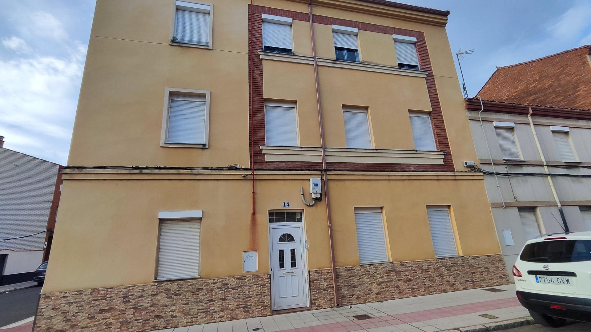 Vista exterior de Apartament en venda en León Capital  amb Calefacció