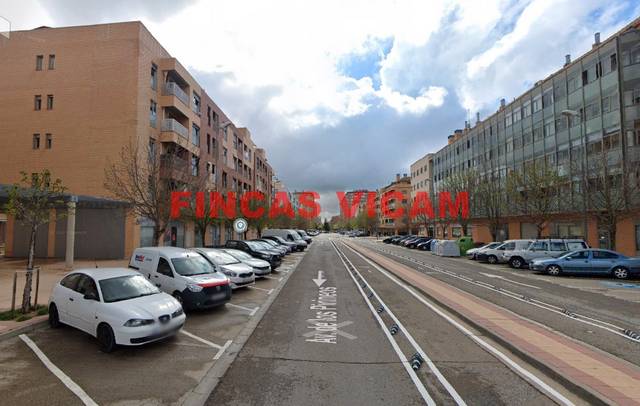 Local comercial en Alquiler en Avenida de los Pirineos, 32 en Maria Auxiliadora