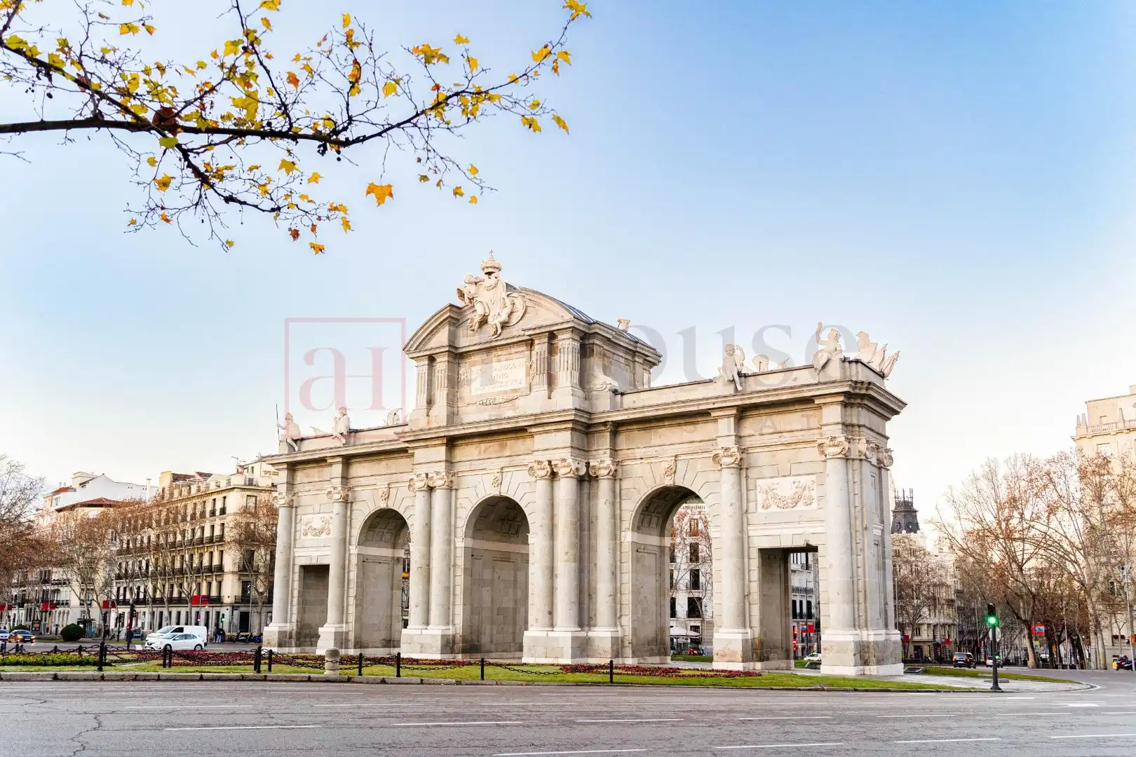 Exterior view of Ground floor for sale in Madrid  with Air Conditioner, Heating and Furnished